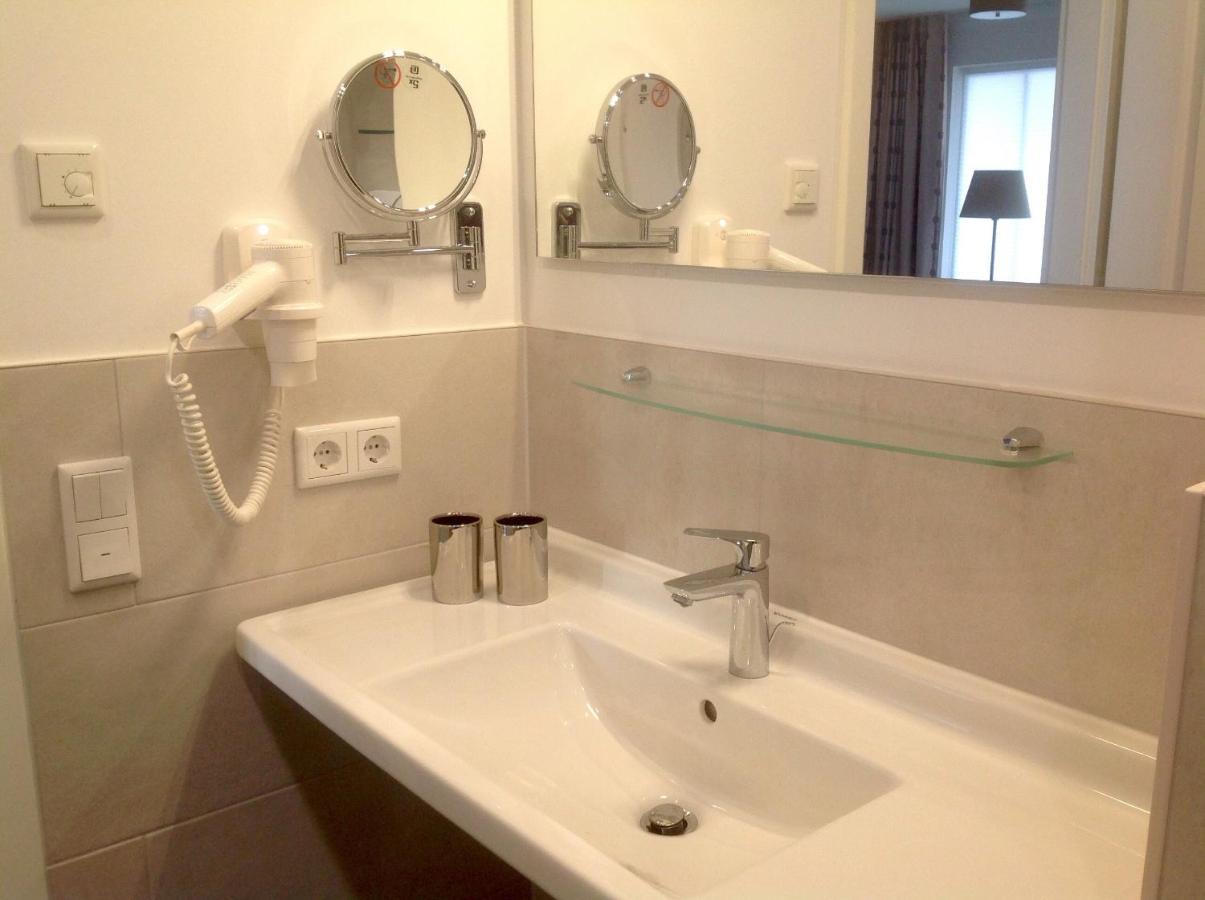 Sunny Suite 14 - Elegantes Hotelapartment Mit Grossartigem Pool-Wellnessbereich Direkt Am Meer In Ruhiger Lage - Perfekt Fuer Mensch Und Tier Бёргеренде-Ретвиш Экстерьер фото
